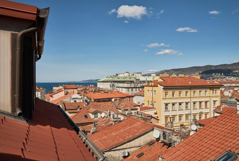 URBANAUTS STUDIOS Minelli Main image