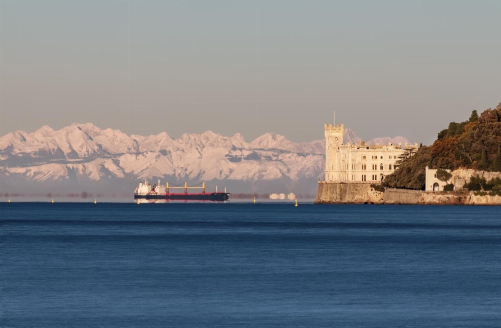 URBANAUTS STUDIOS Minelli Main image